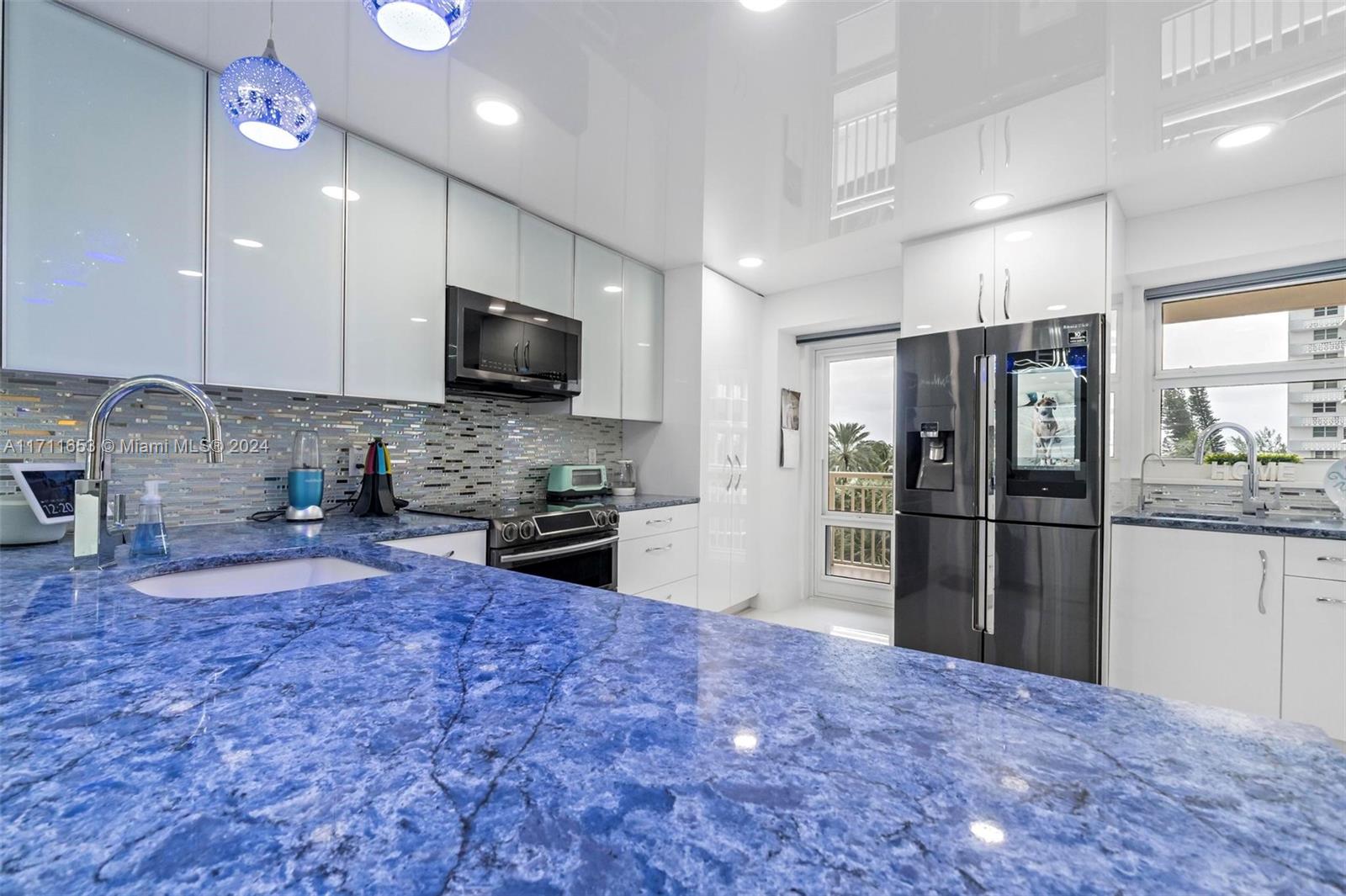 GALLEON CONDO - Residential