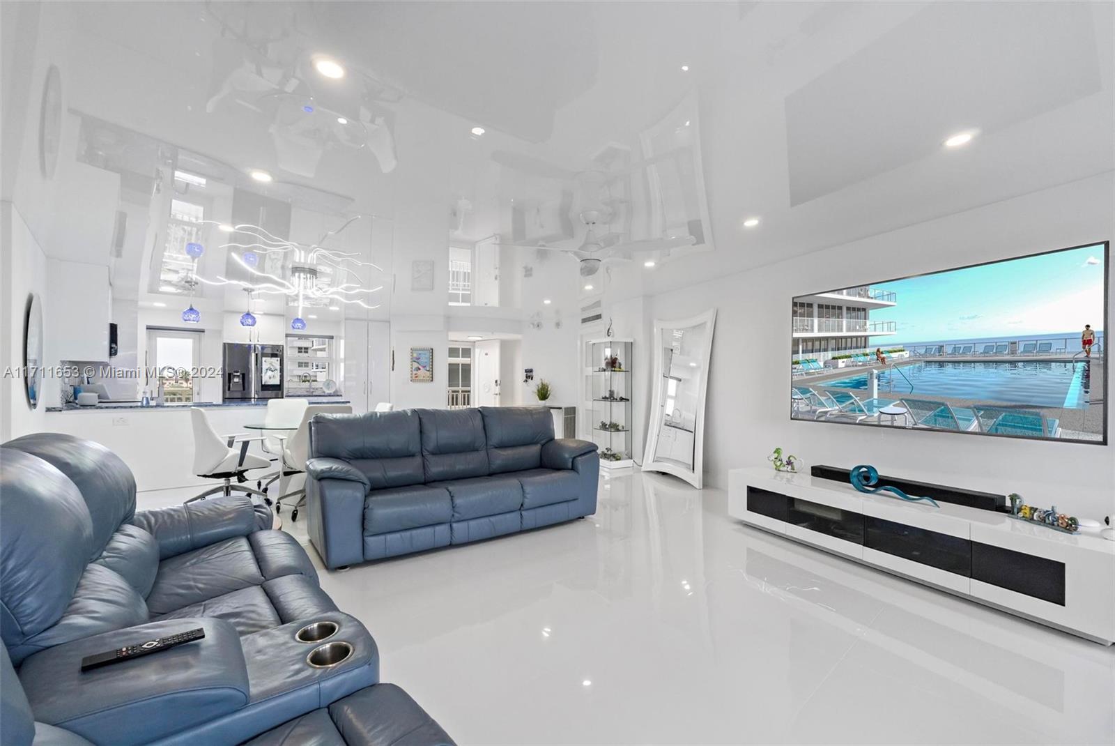 GALLEON CONDO - Residential