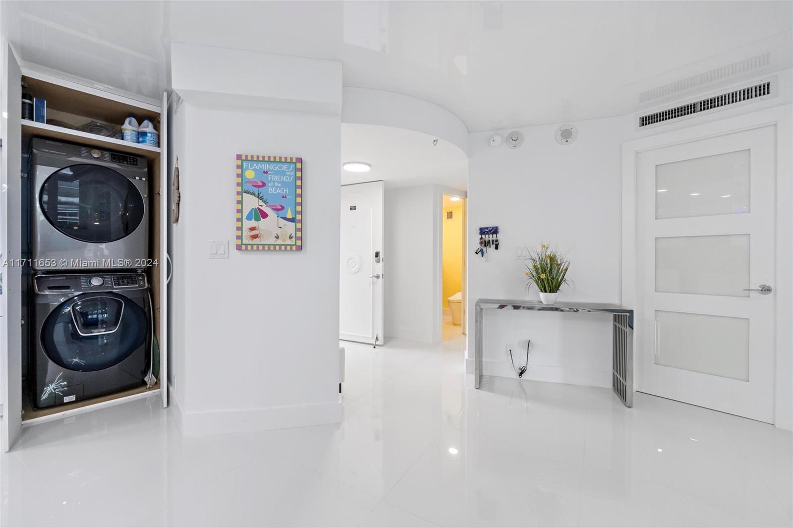 GALLEON CONDO - Residential