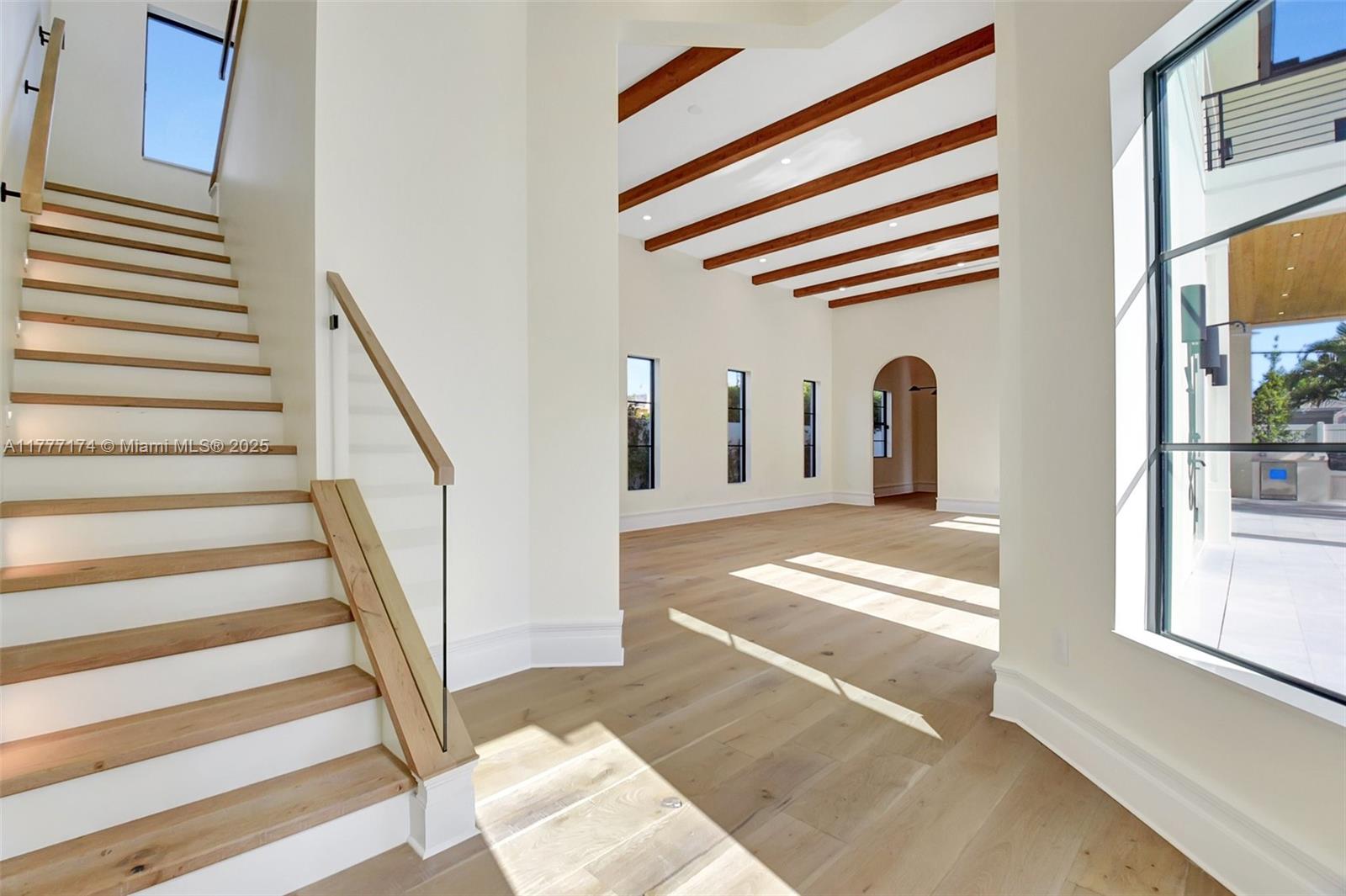 371 E Lakewood Rd