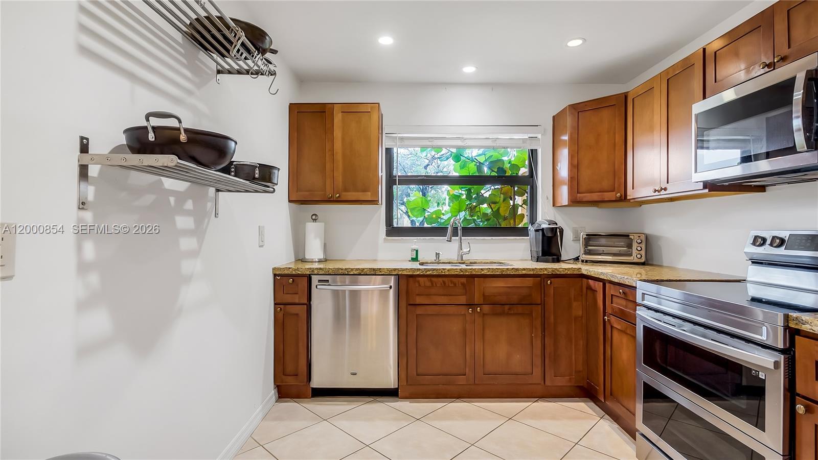 WESTVIEW CONDOMINIUM NO T - Residential