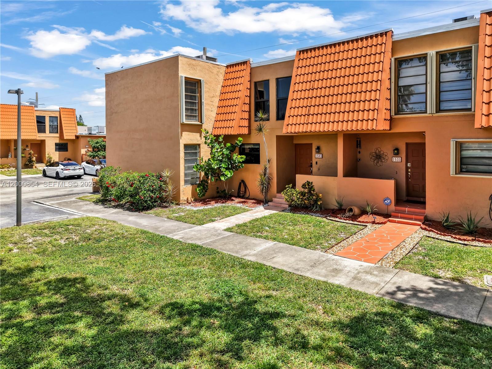 WESTVIEW CONDOMINIUM NO T - Residential