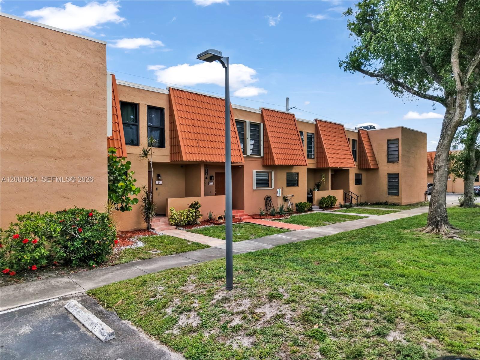 WESTVIEW CONDOMINIUM NO T - Residential