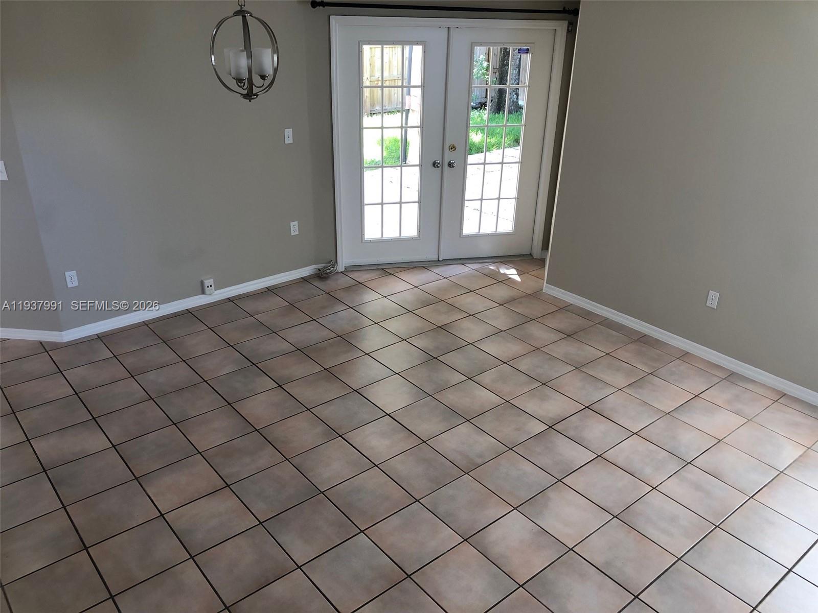 CORAL CREEK - Residential