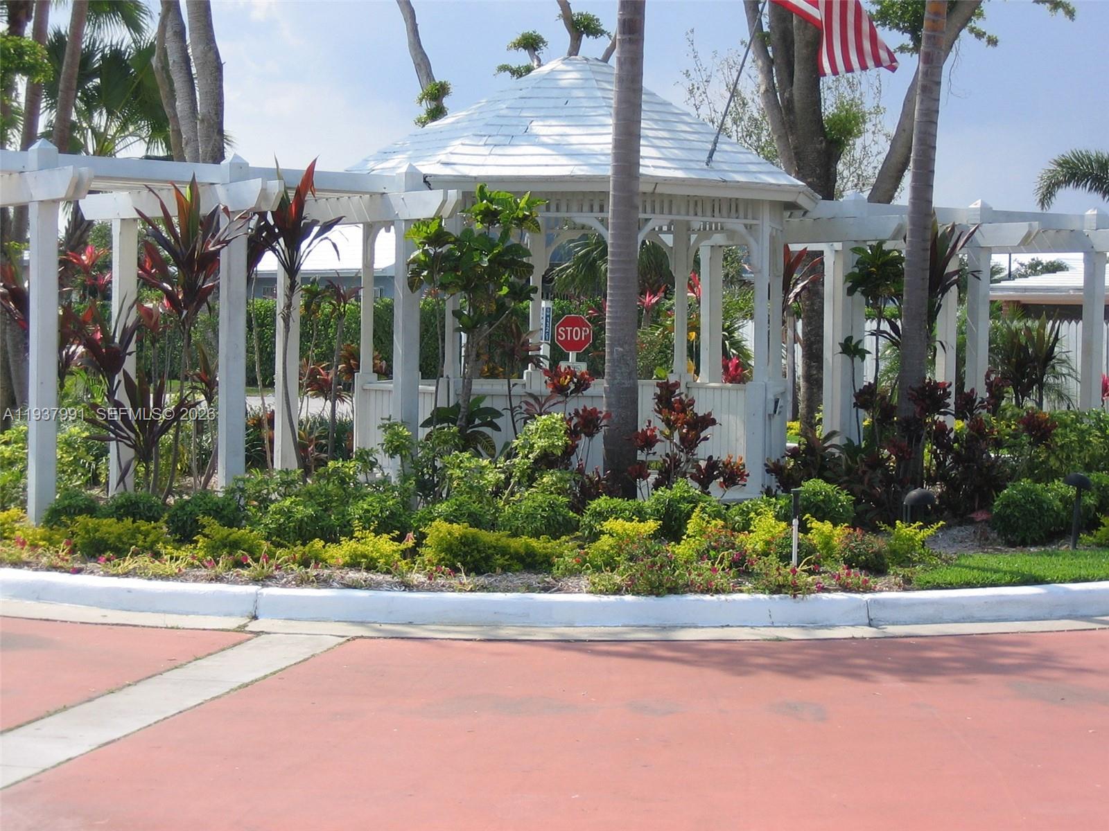 CORAL CREEK - Residential