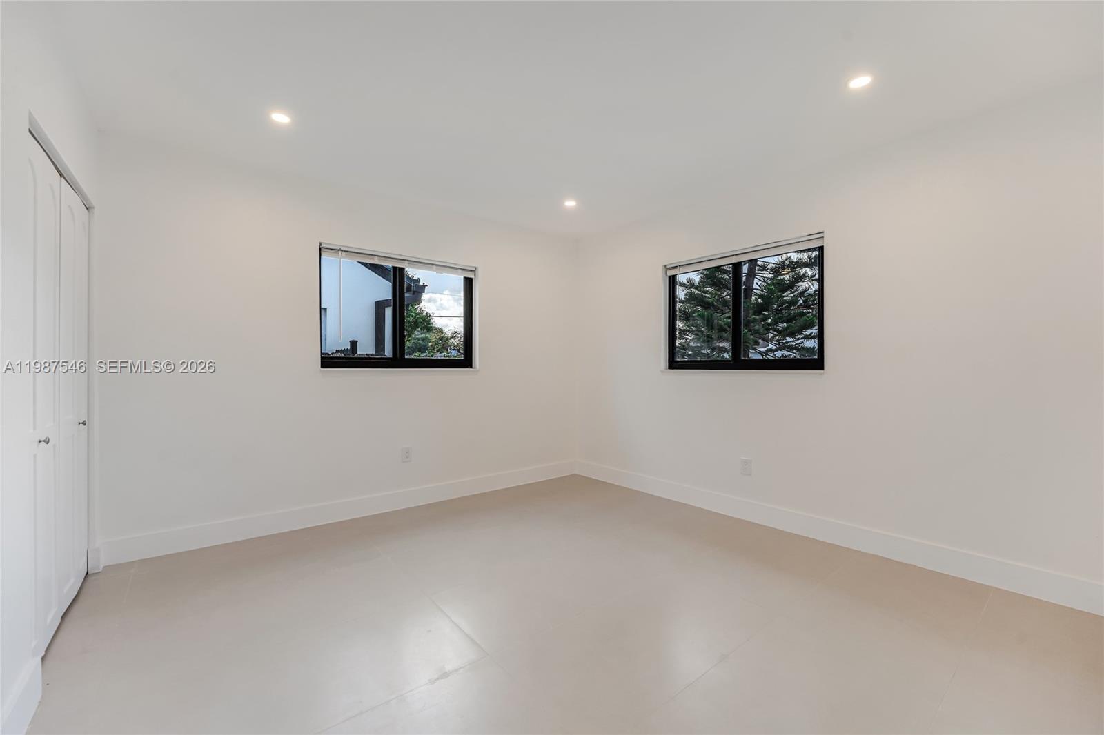 CRESTWOOD - Residential