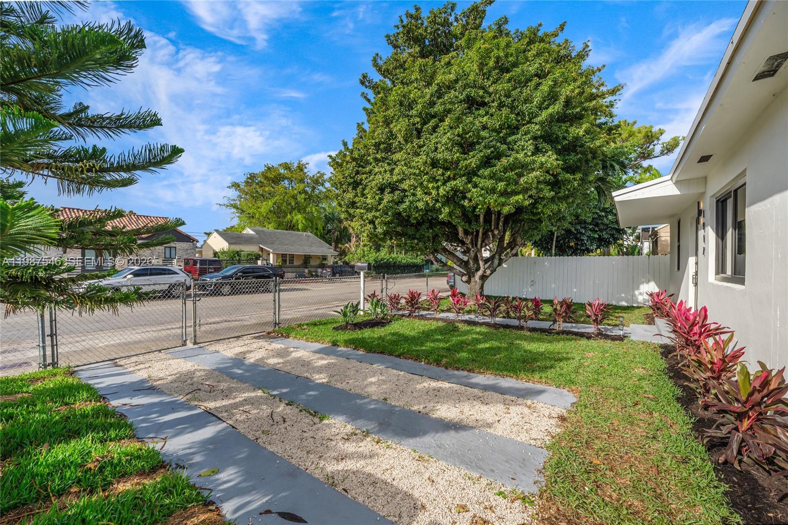 CRESTWOOD - Residential