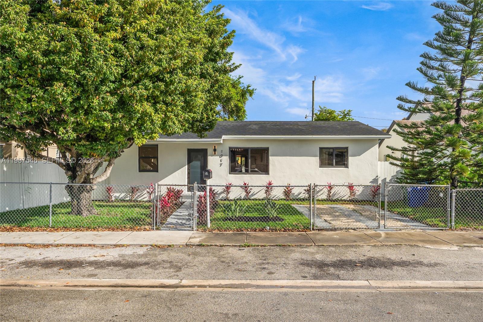 CRESTWOOD - Residential