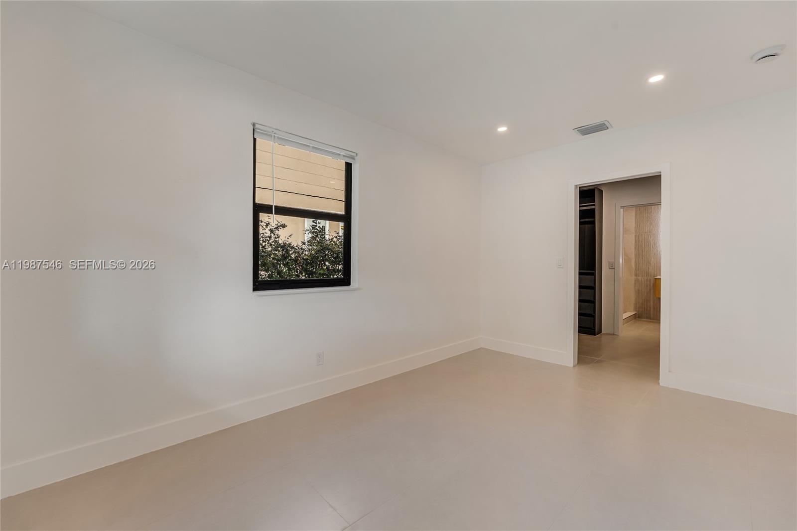 CRESTWOOD - Residential