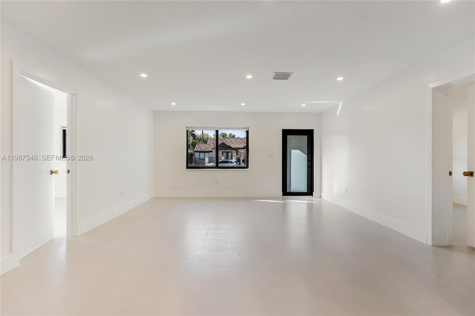 CRESTWOOD - Residential