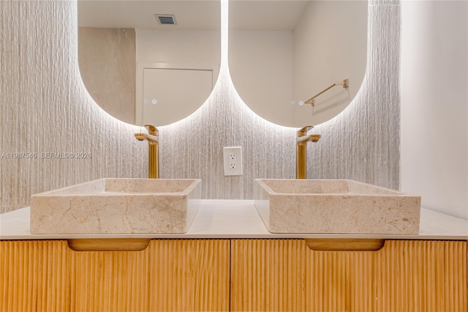 CRESTWOOD - Residential