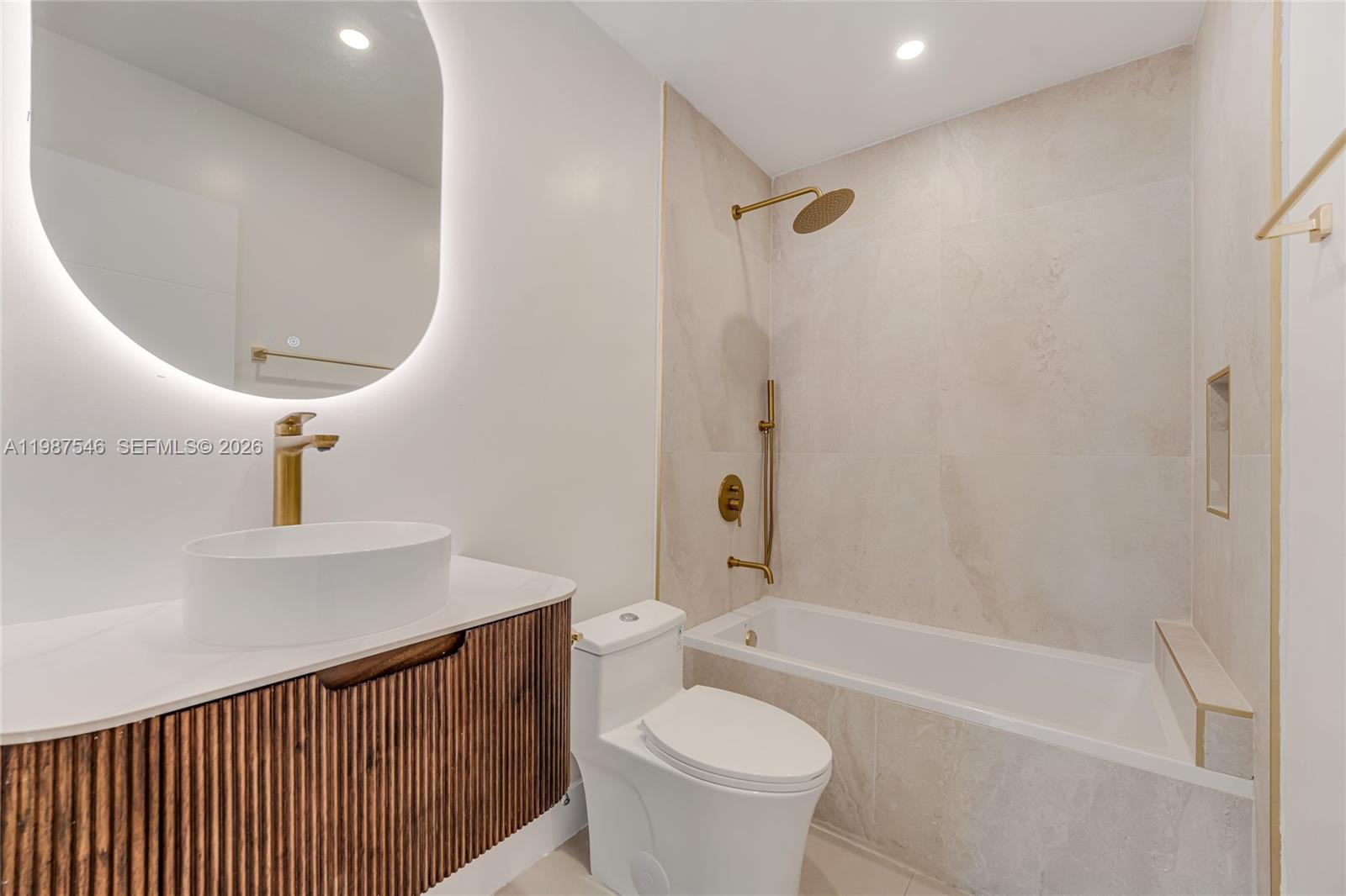 CRESTWOOD - Residential