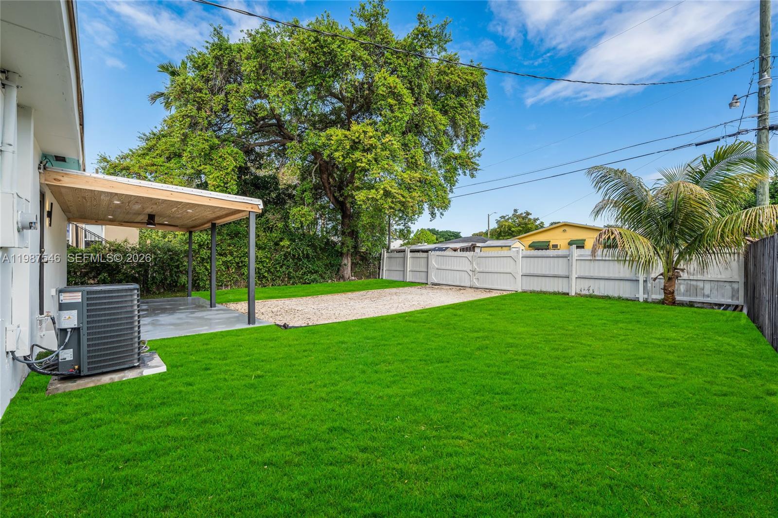 CRESTWOOD - Residential