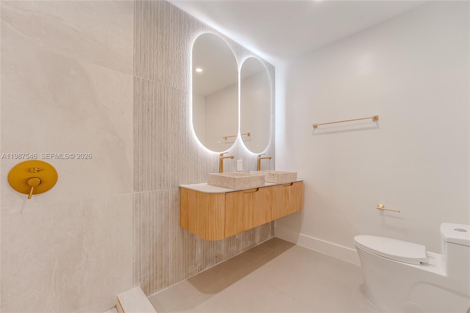 CRESTWOOD - Residential