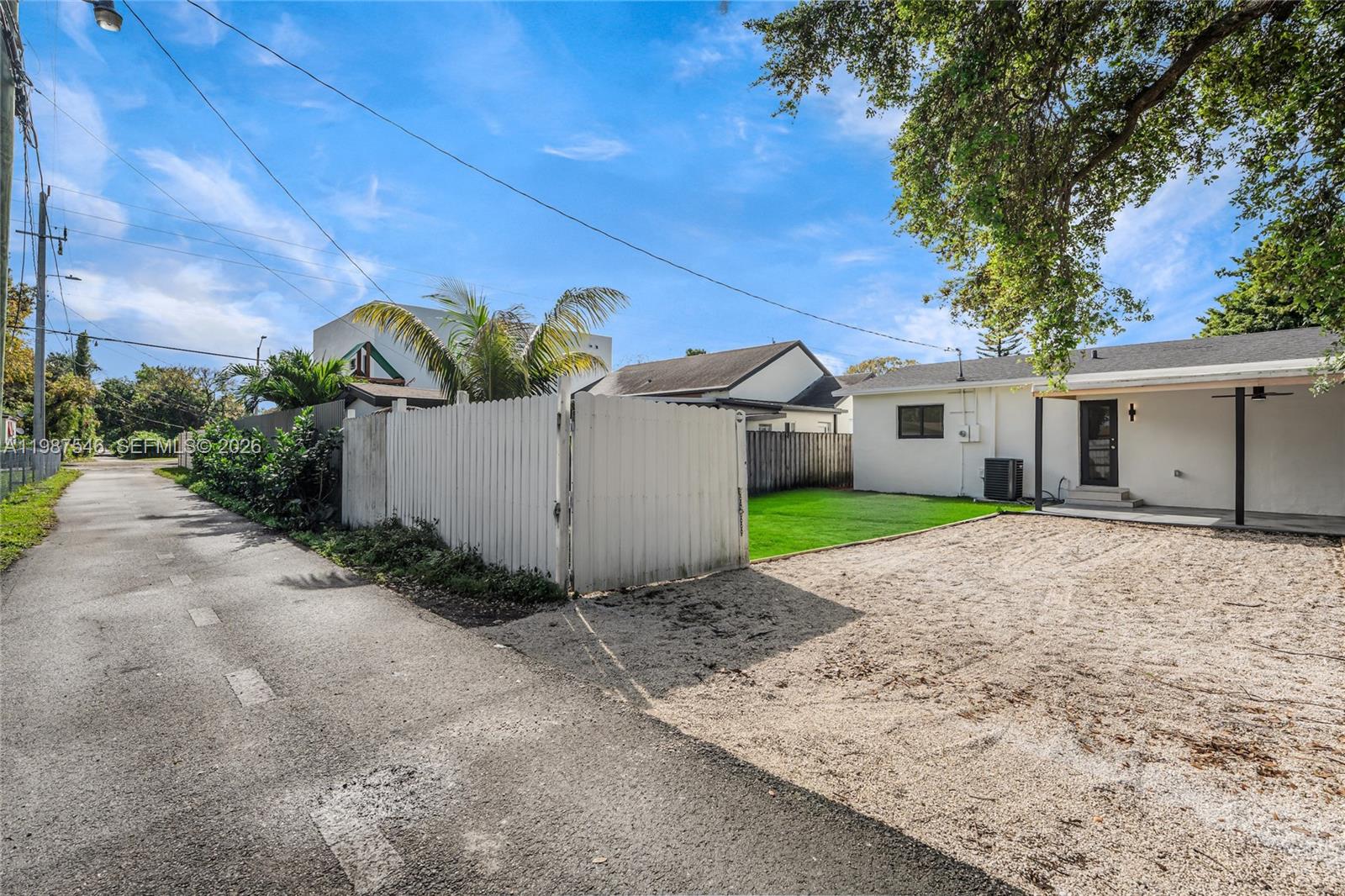 CRESTWOOD - Residential