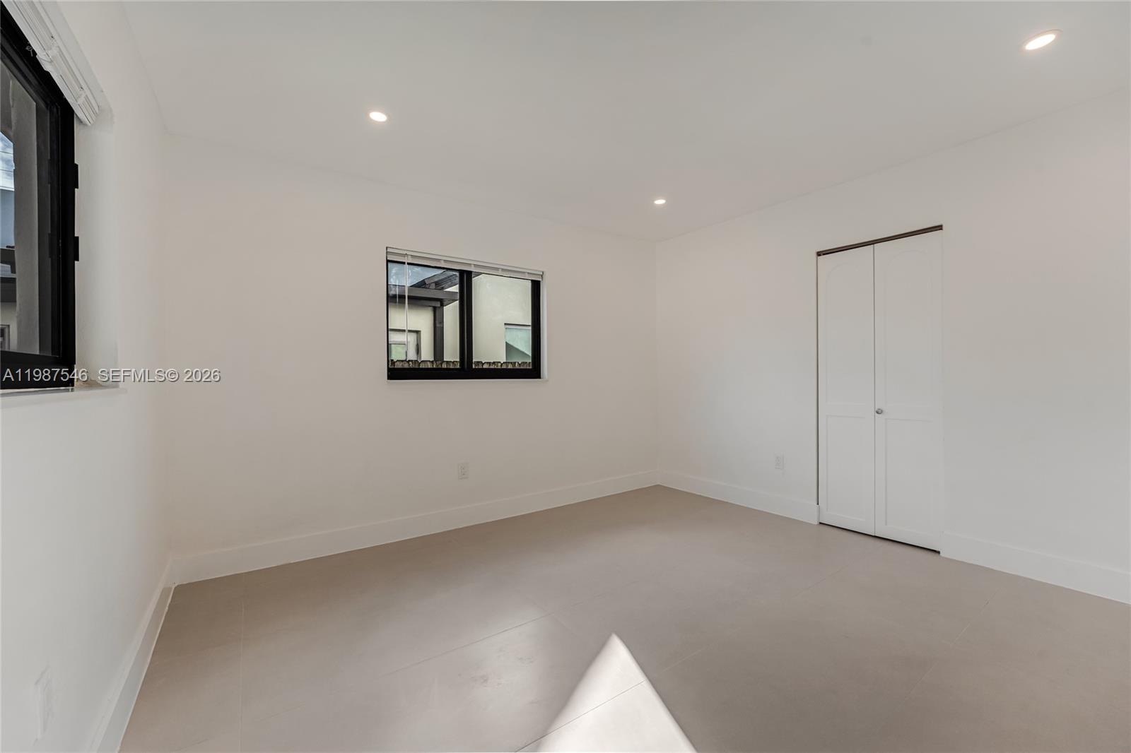 CRESTWOOD - Residential