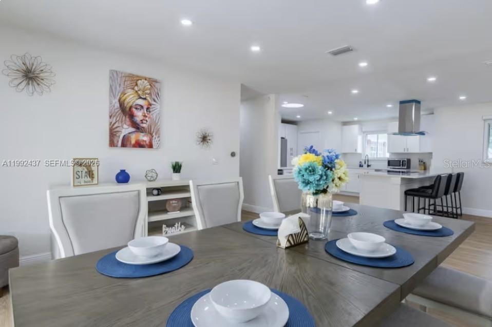 UNIVERSITY SHORES - Residential