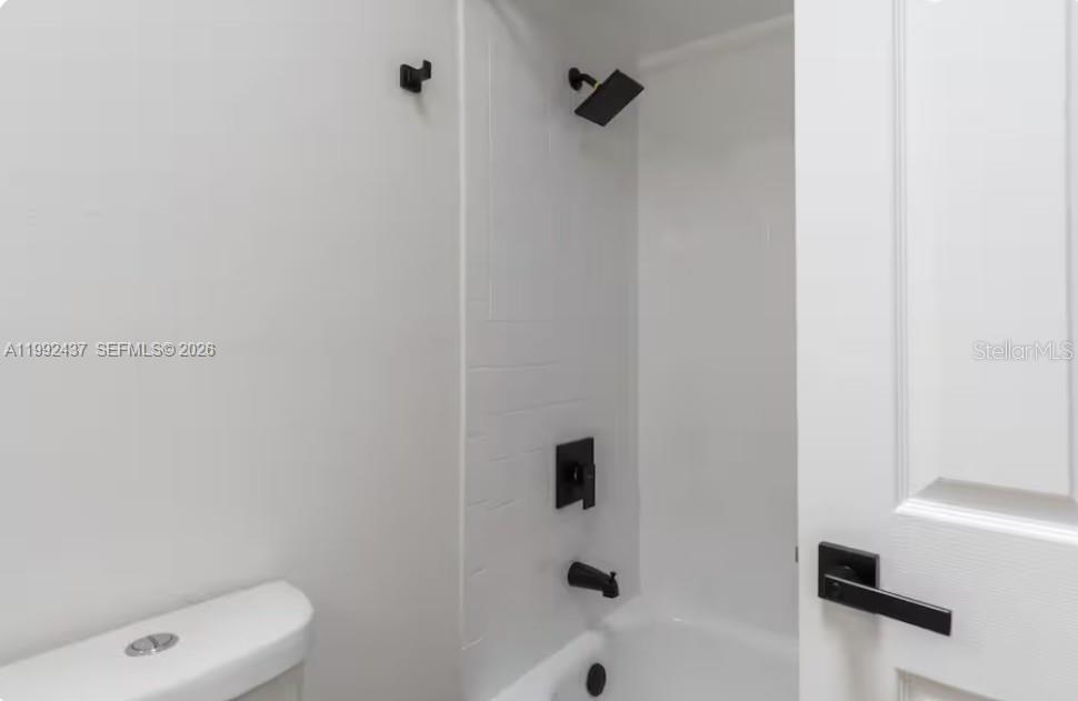 UNIVERSITY SHORES - Residential