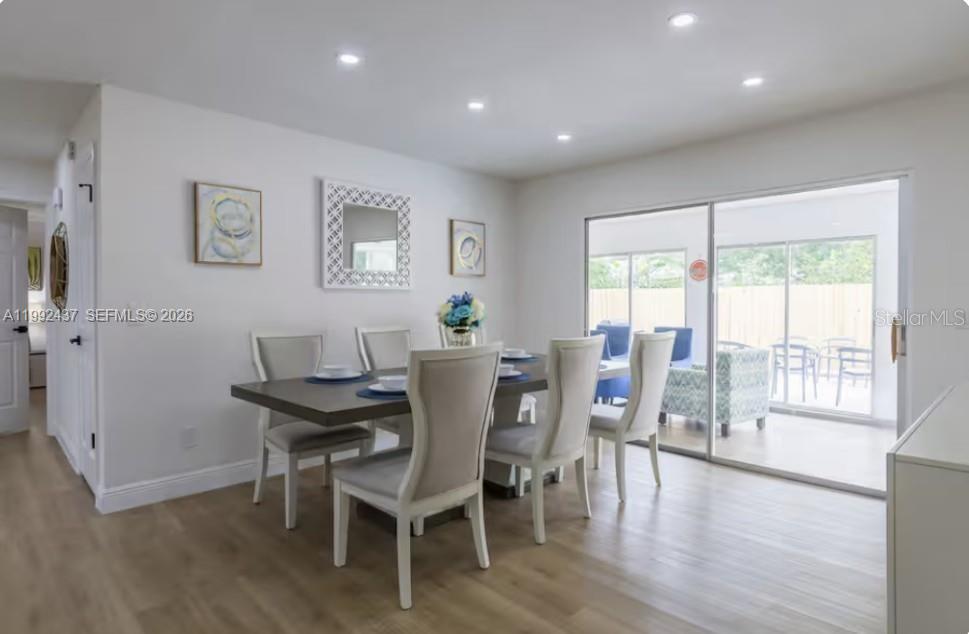 UNIVERSITY SHORES - Residential