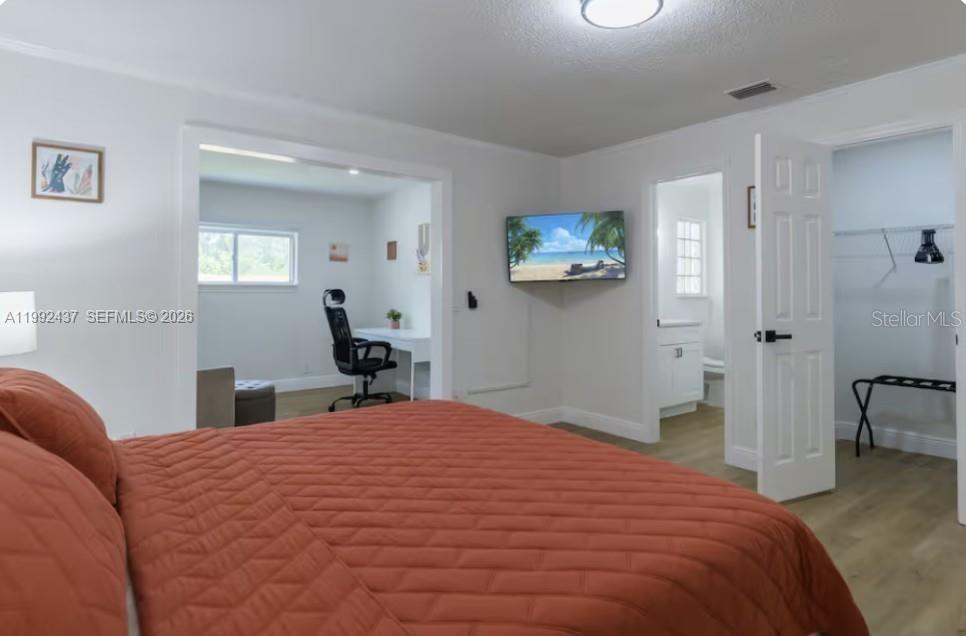 UNIVERSITY SHORES - Residential