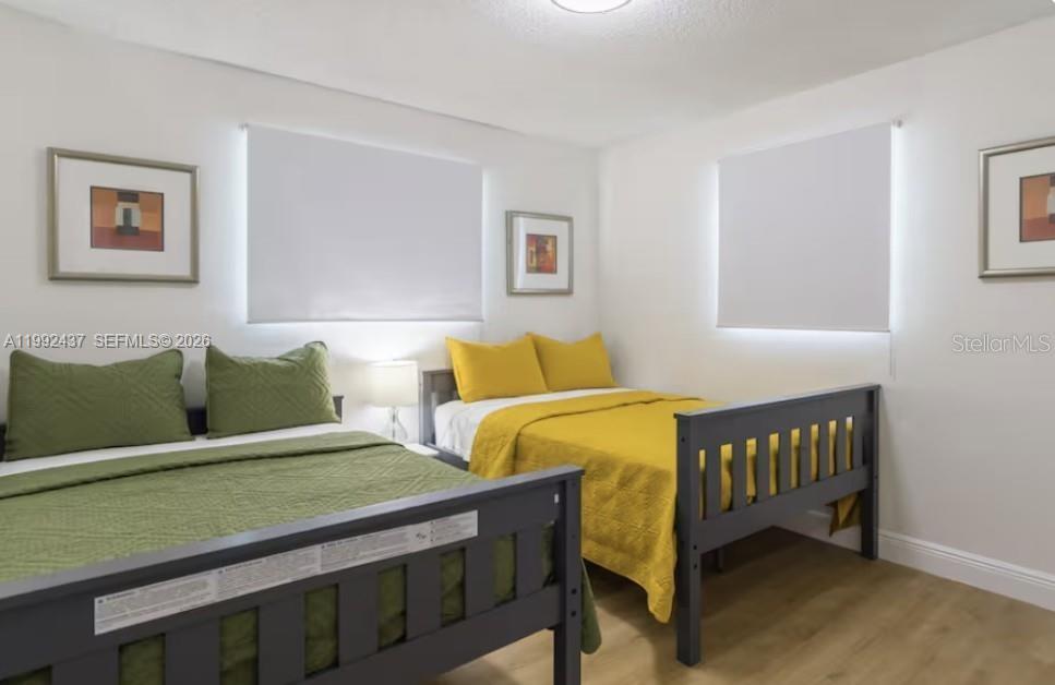 UNIVERSITY SHORES - Residential