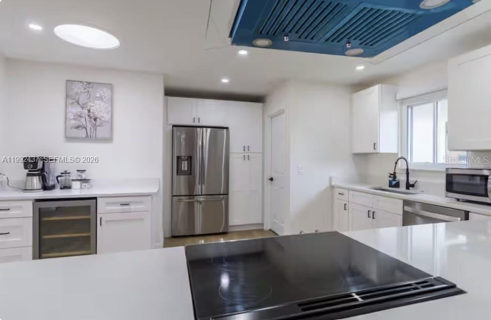 UNIVERSITY SHORES - Residential