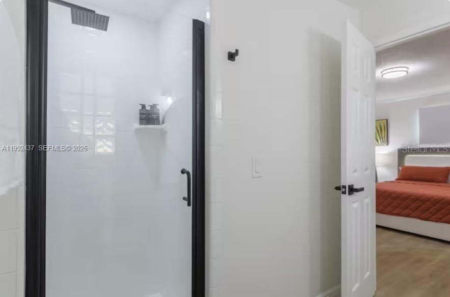 UNIVERSITY SHORES - Residential