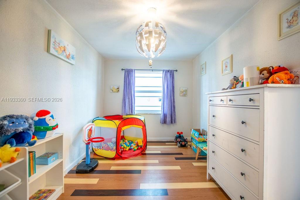 SUNRISE GOLF VILLAGE SEC - Residential