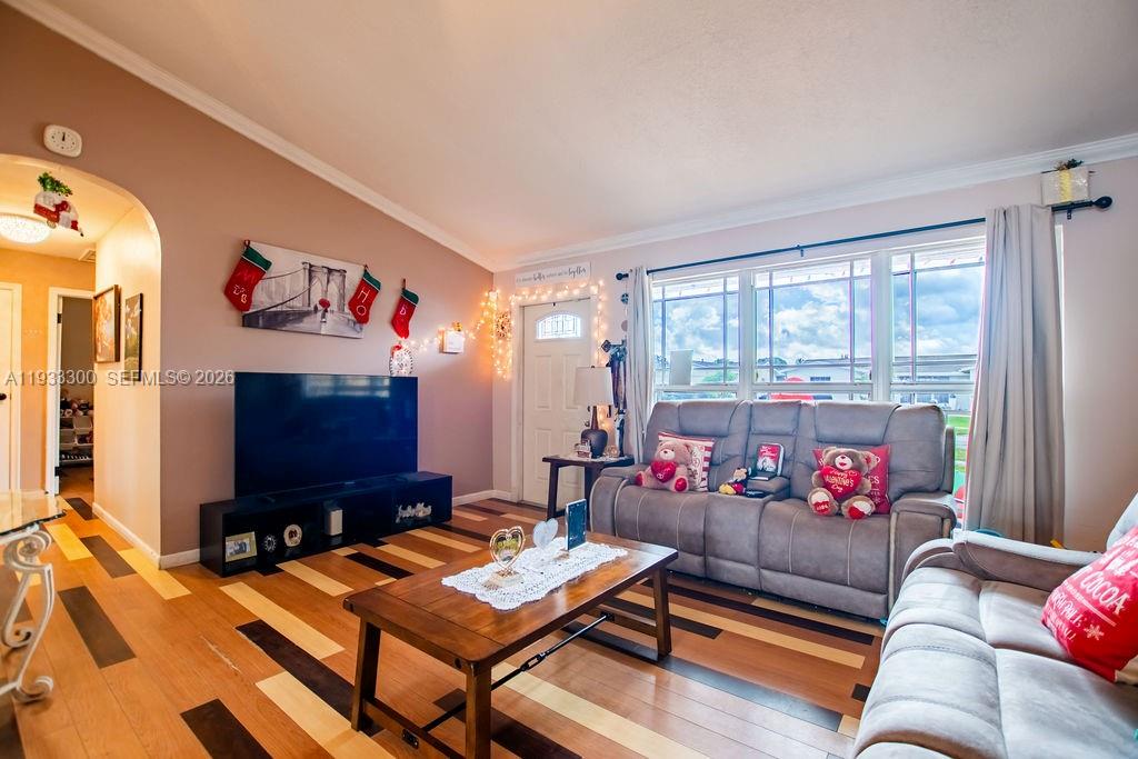 SUNRISE GOLF VILLAGE SEC - Residential