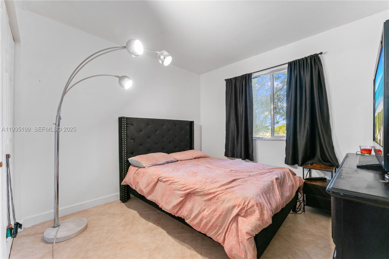 OAKLAND FOREST CLUB CONDO - Residential