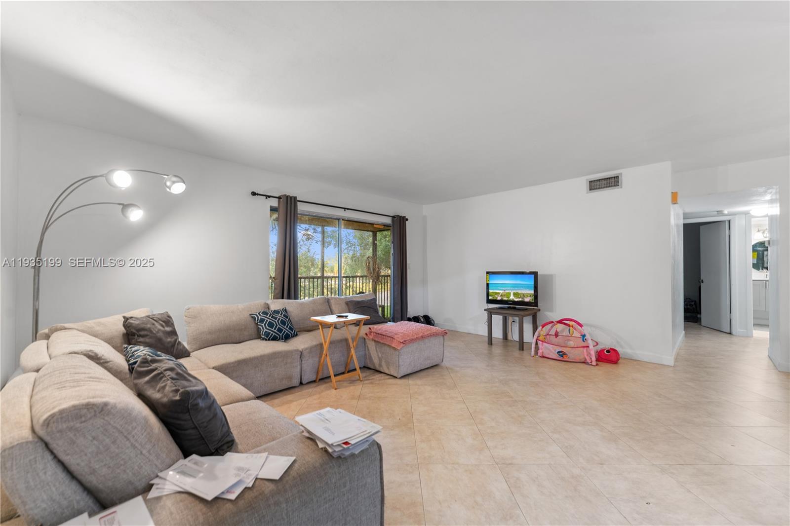 OAKLAND FOREST CLUB CONDO - Residential