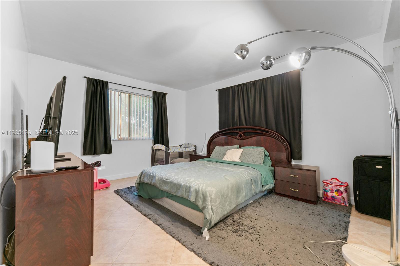 OAKLAND FOREST CLUB CONDO - Residential