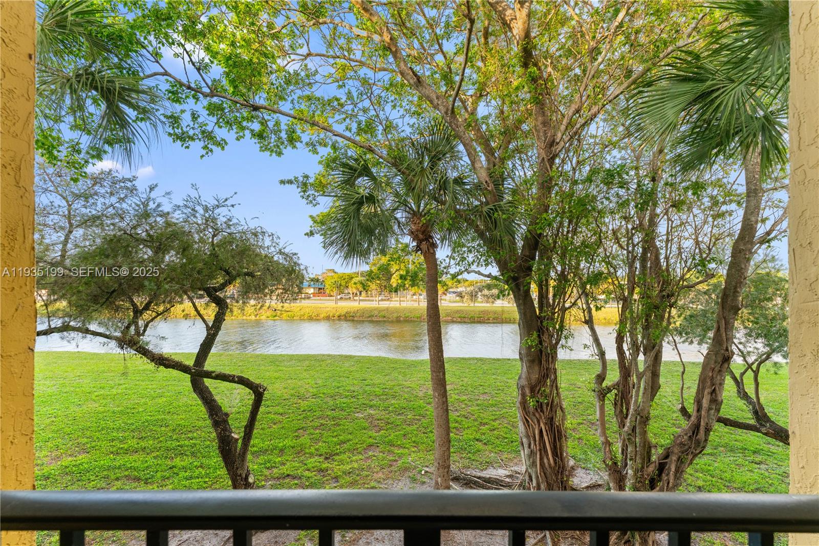 OAKLAND FOREST CLUB CONDO - Residential