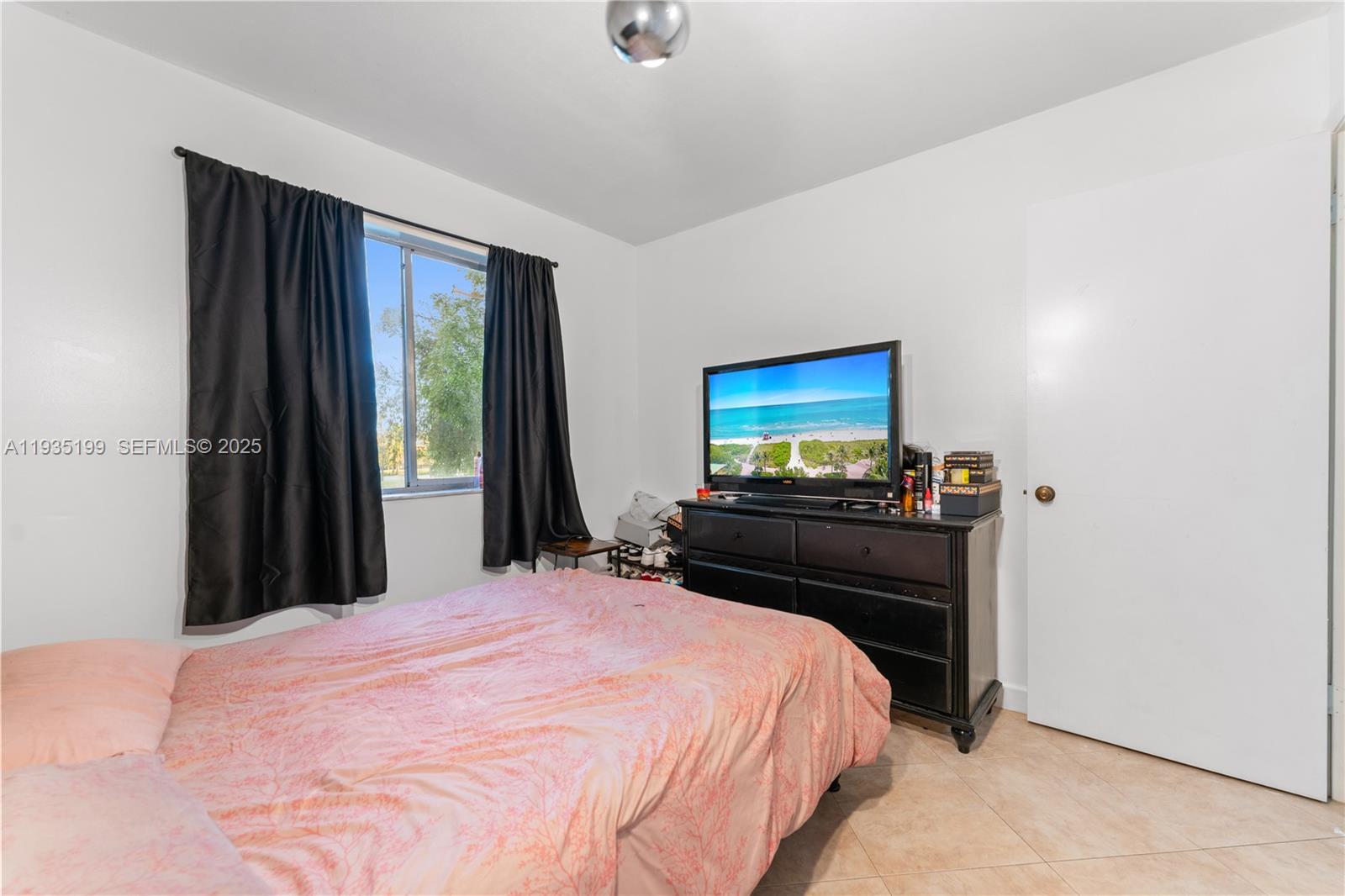 OAKLAND FOREST CLUB CONDO - Residential