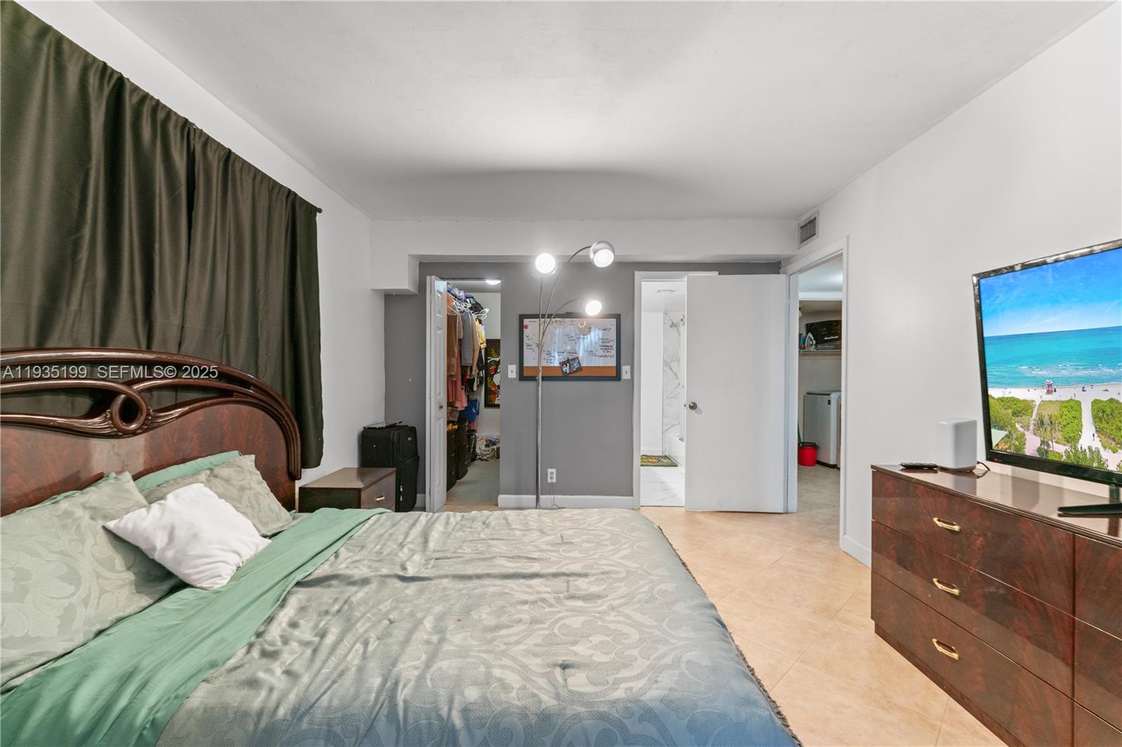 OAKLAND FOREST CLUB CONDO - Residential