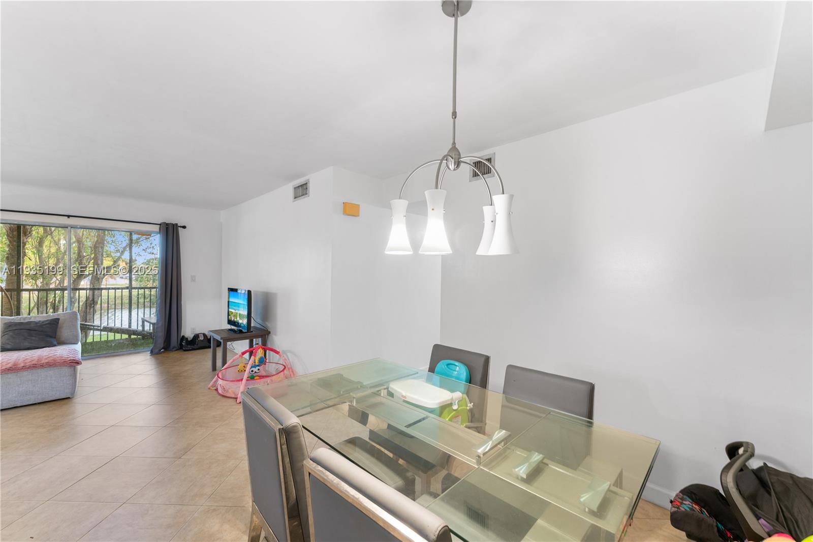 OAKLAND FOREST CLUB CONDO - Residential