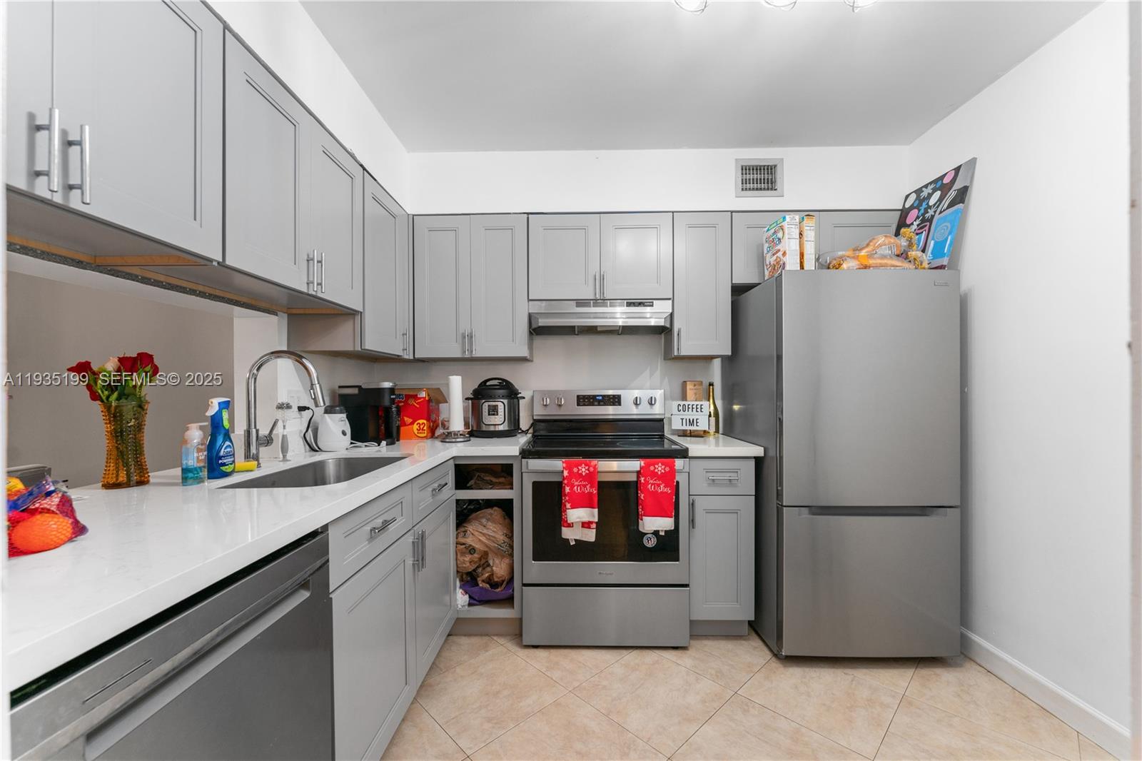 OAKLAND FOREST CLUB CONDO - Residential