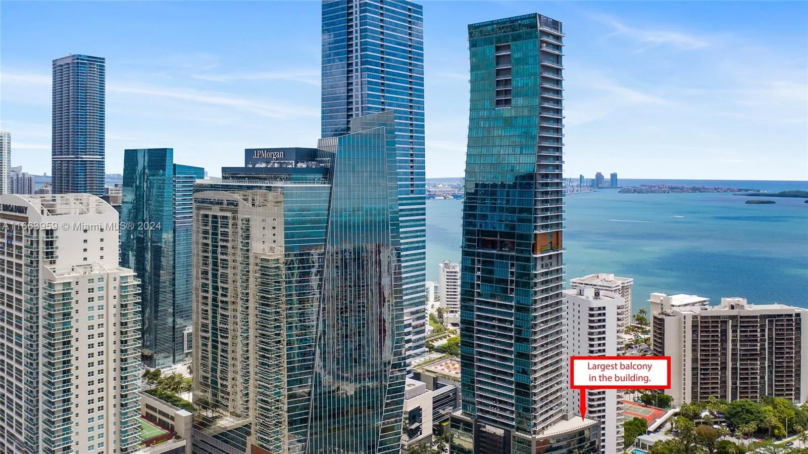 Miami, Florida 33131, United States, 1 Bedroom Bedrooms, ,2 BathroomsBathrooms,Residential,Active,42568