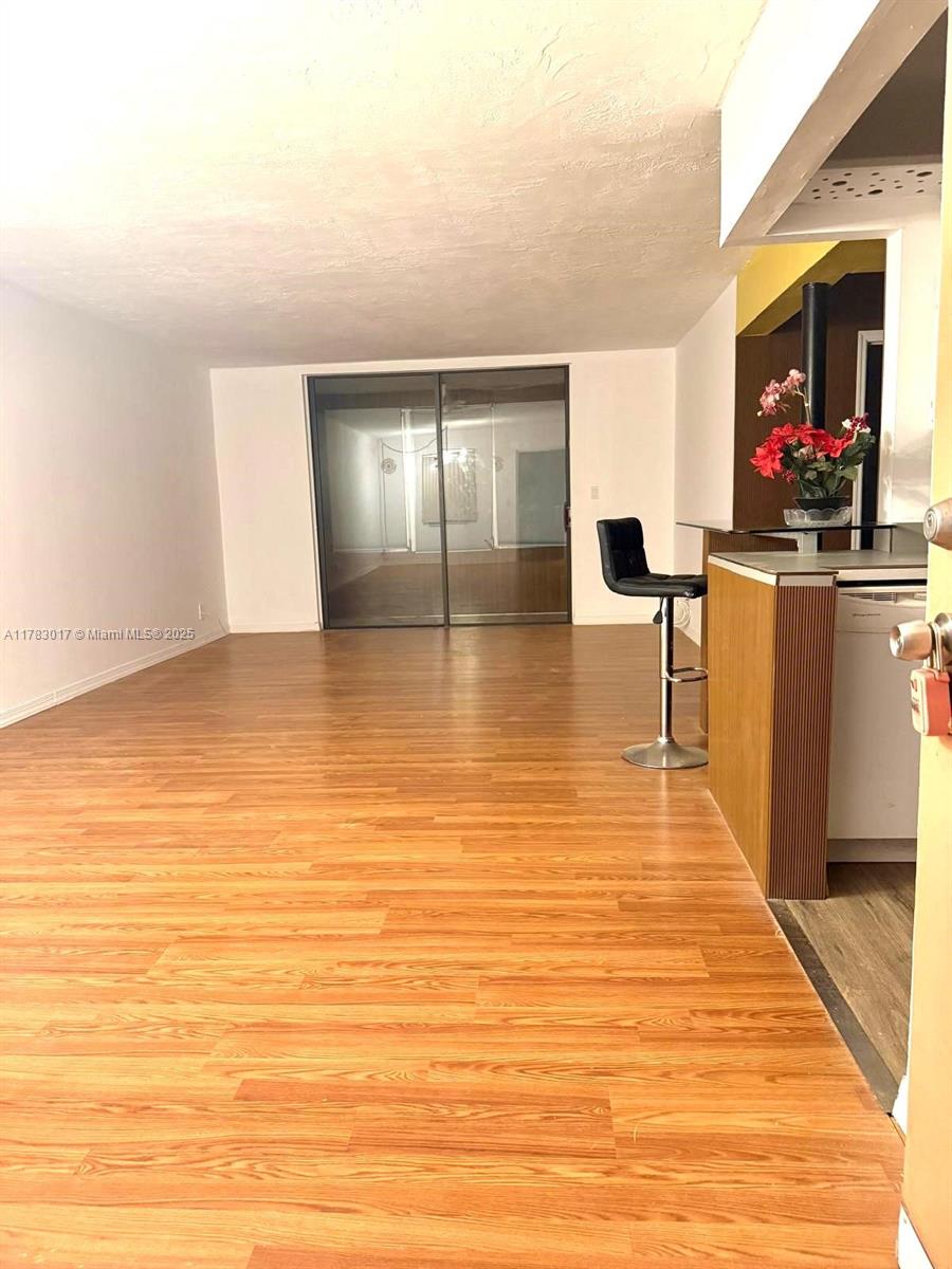 SOMERSET NO 4 CONDO - Residential