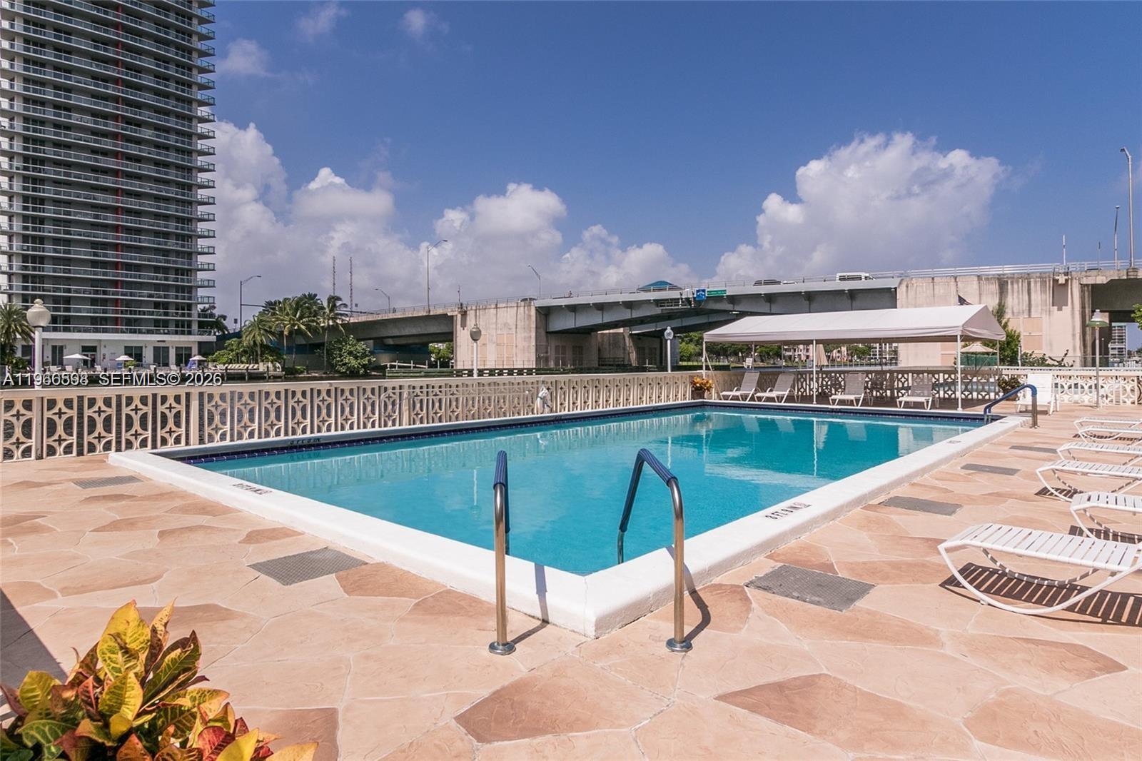 IMPERIAL TOWERS CONDO - Residential