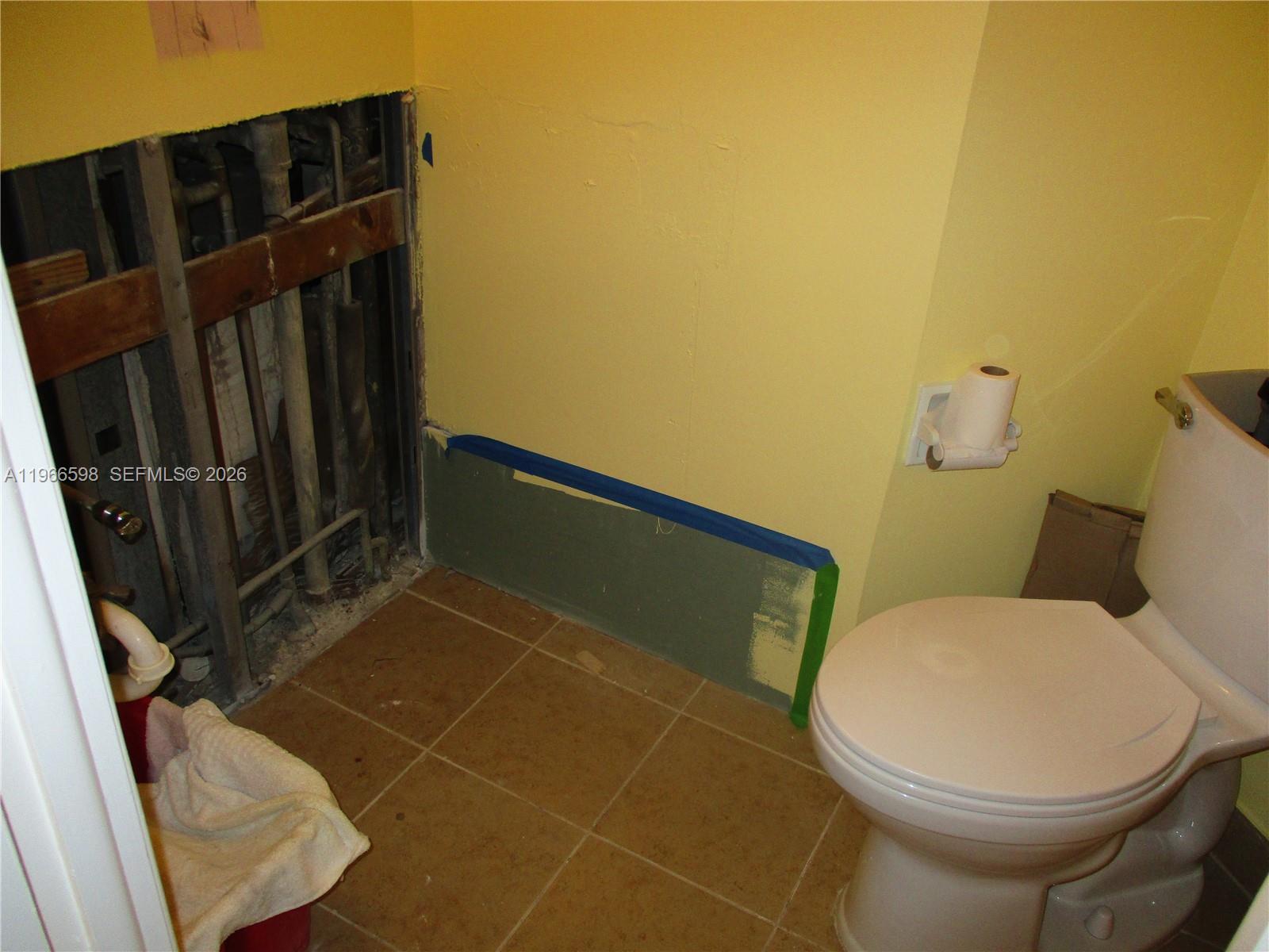 IMPERIAL TOWERS CONDO - Residential