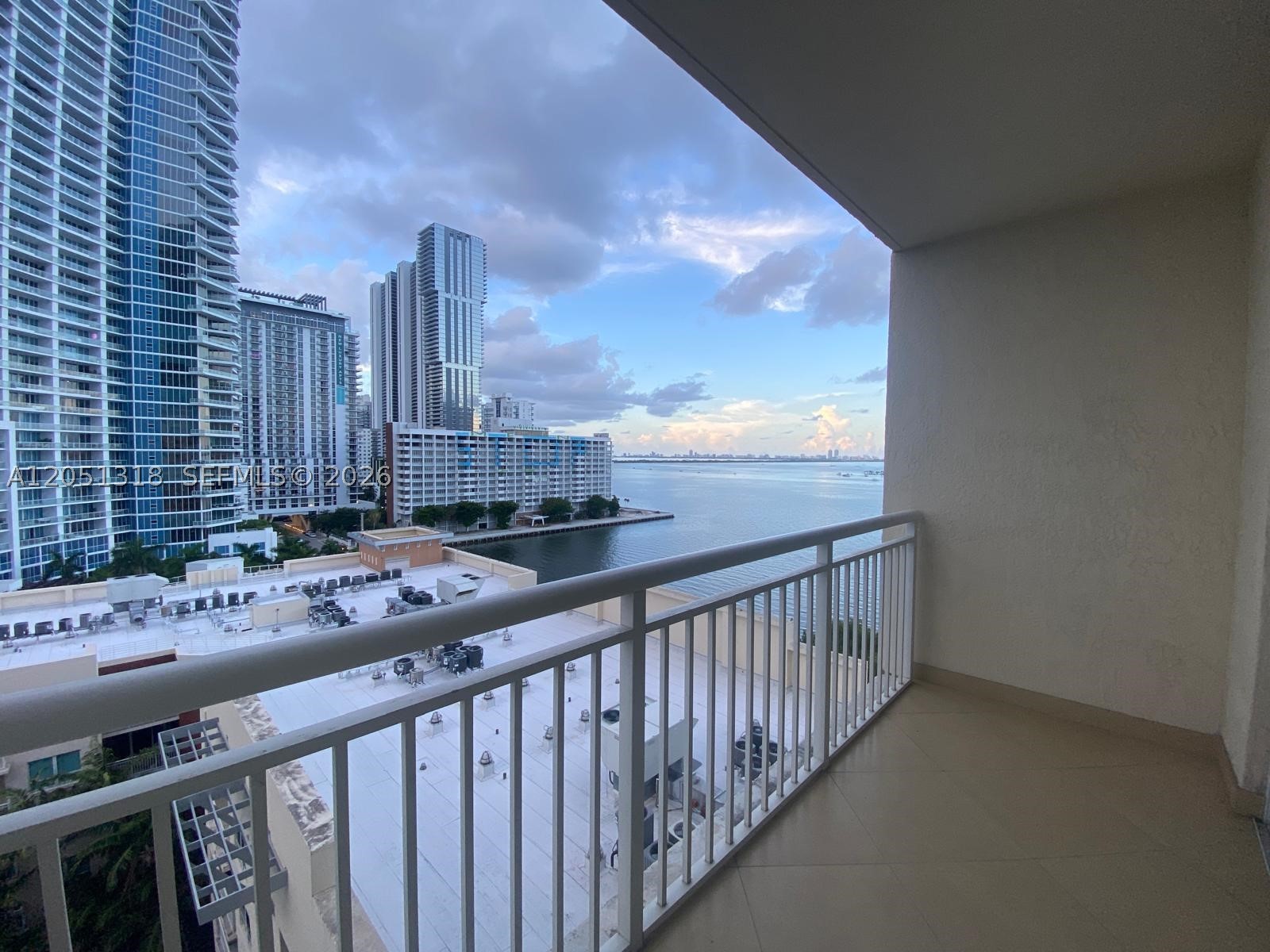 2000 N Bayshore Dr 1107