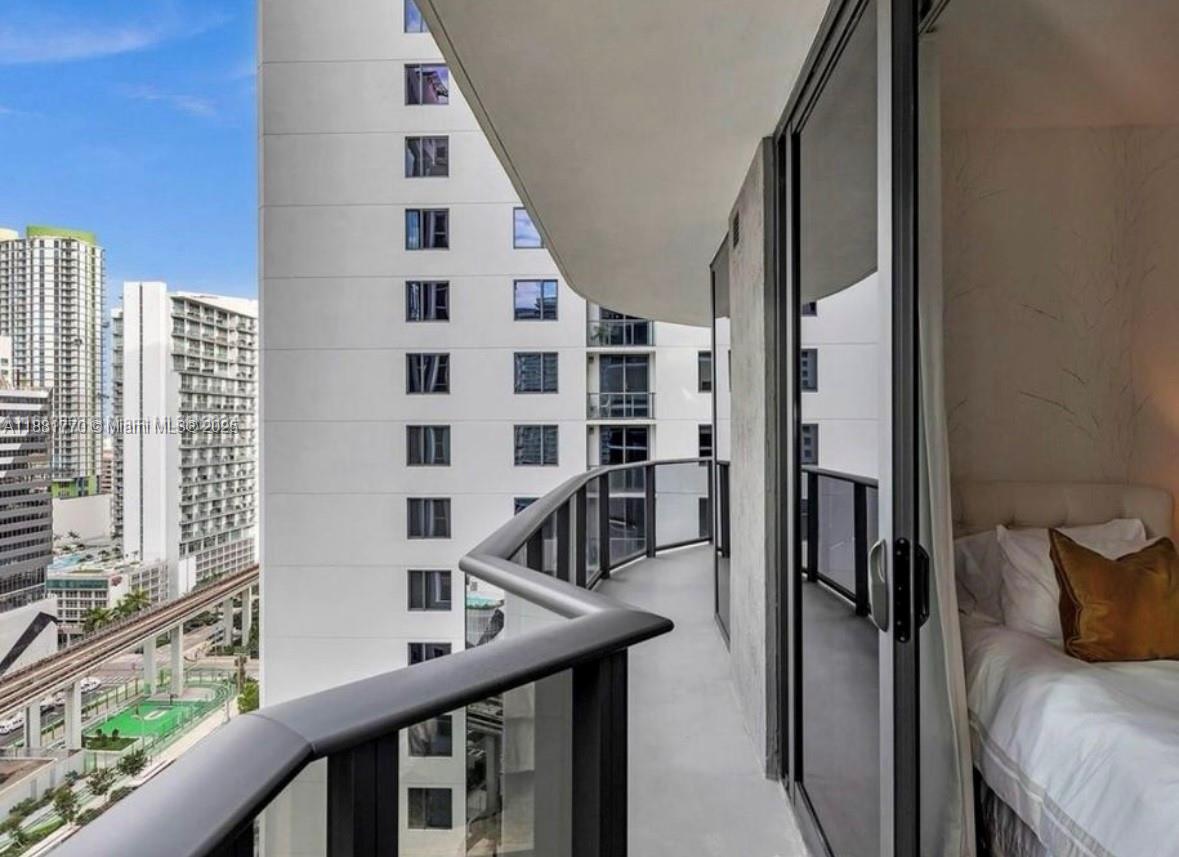 BRICKELL HEIGHTS WEST CON - Residential Lease