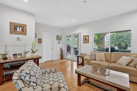 1649 SW 11th Ter Miami FL 33135