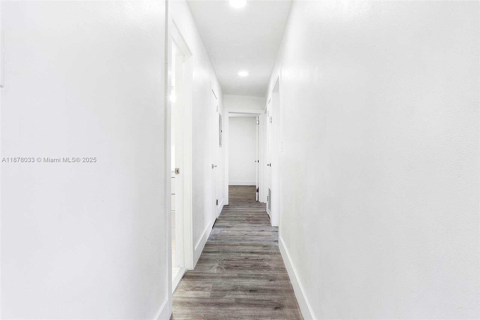 NO MIAMI EST SEC 3 - Residential