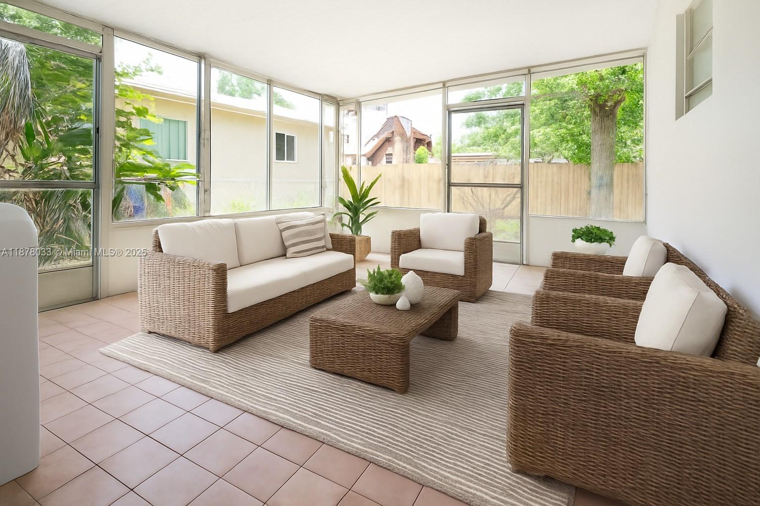 NO MIAMI EST SEC 3 - Residential