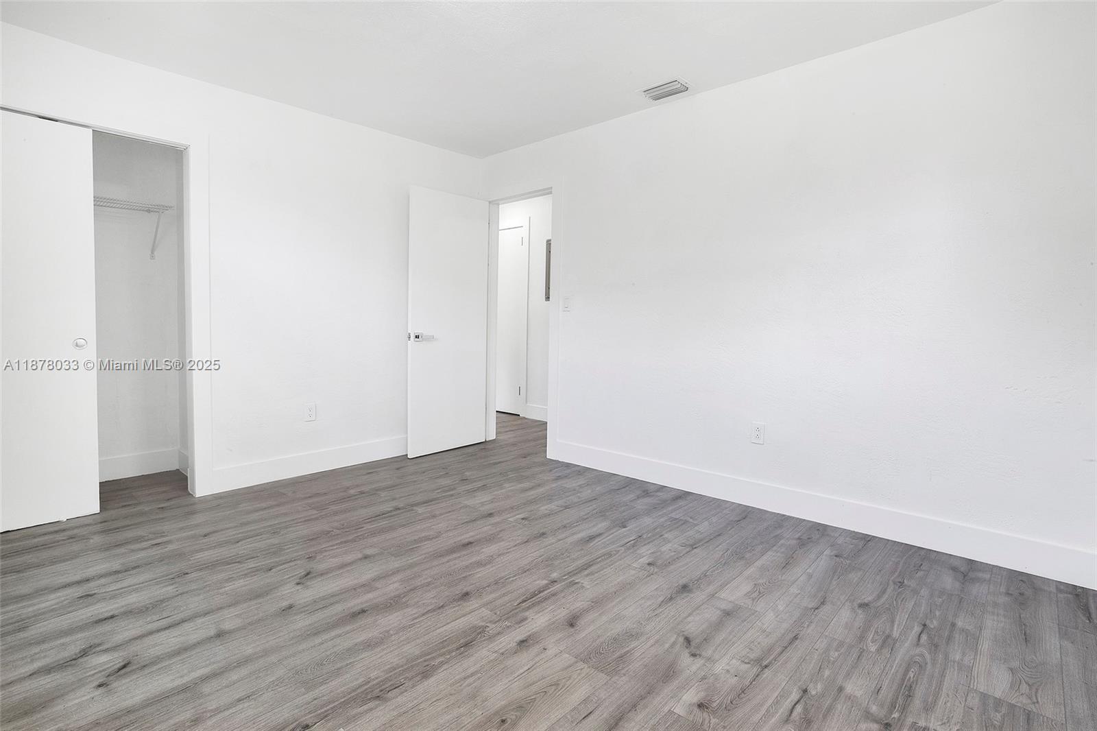 NO MIAMI EST SEC 3 - Residential