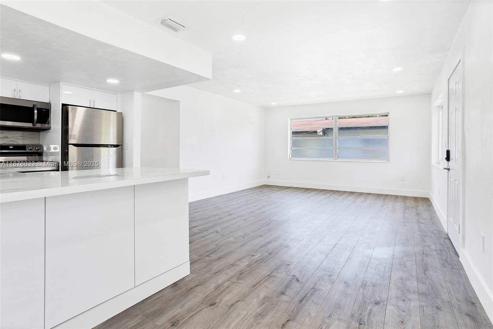 NO MIAMI EST SEC 3 - Residential