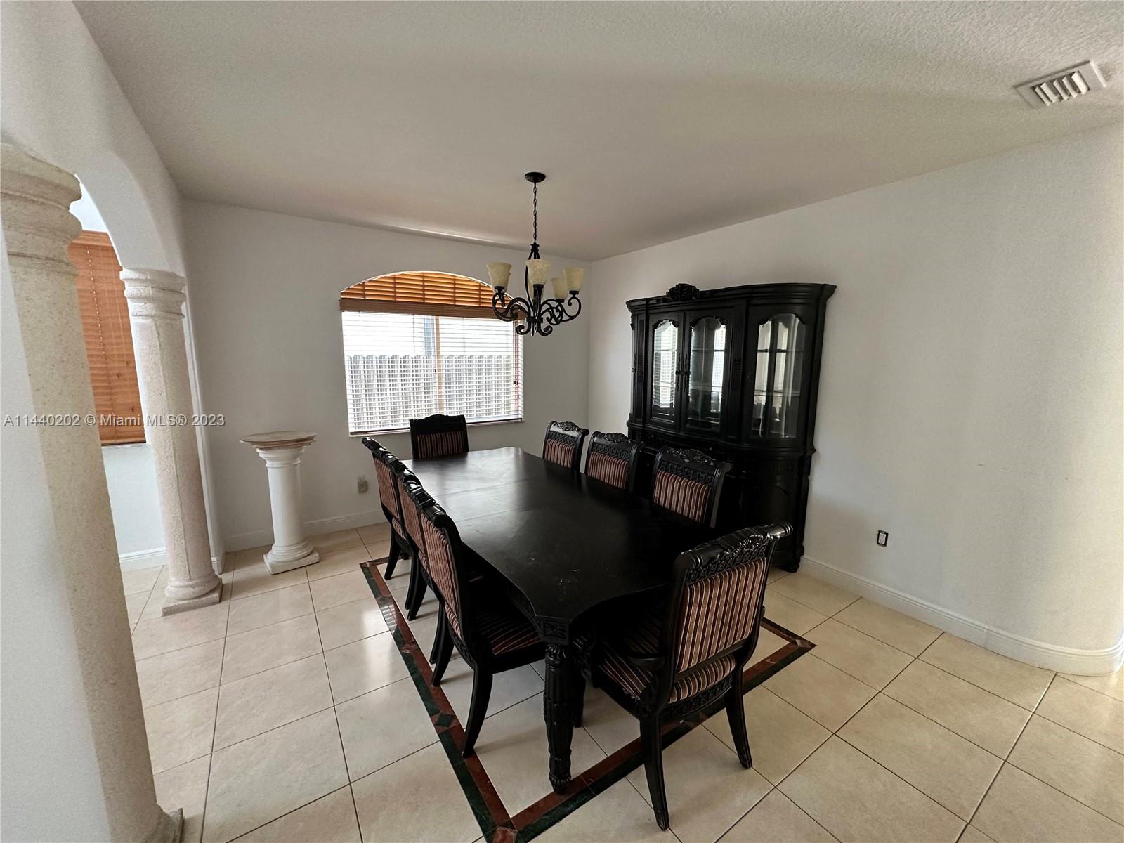 A B AT TAMIAMI TRAIL PHAS - Residential Lease