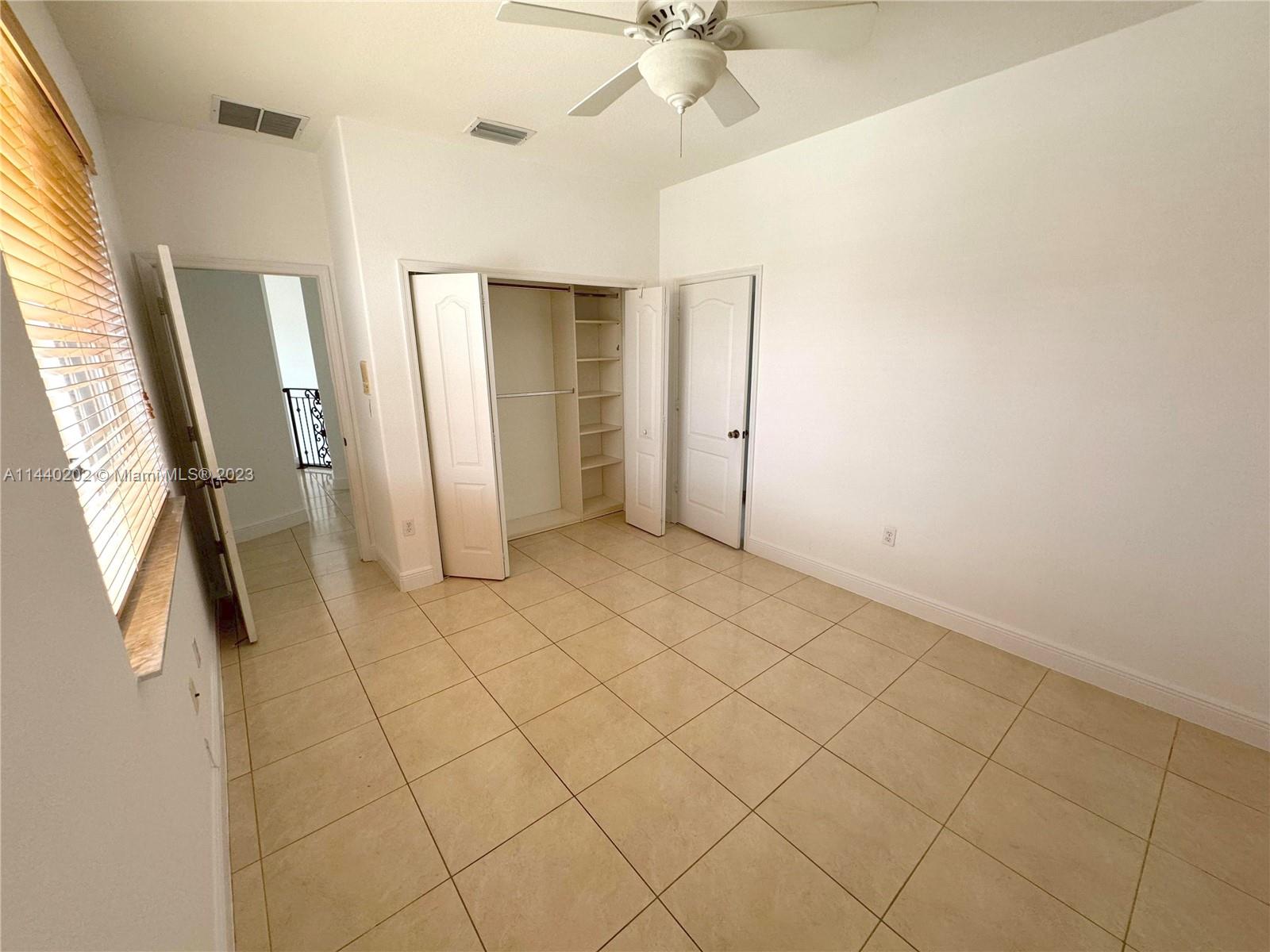 A B AT TAMIAMI TRAIL PHAS - Residential Lease